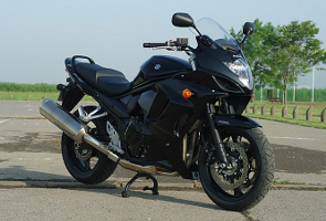 ジュノー.スズキ バンディット1250F ABS