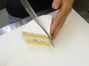 04(5.jpg)ケーキ切り方