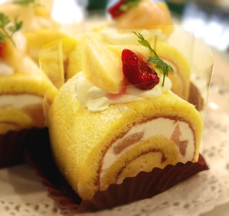 白桃のロールケーキ