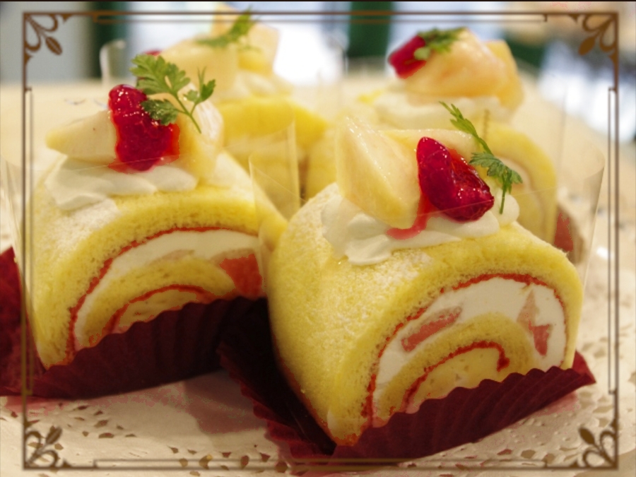 白桃のロールケーキ